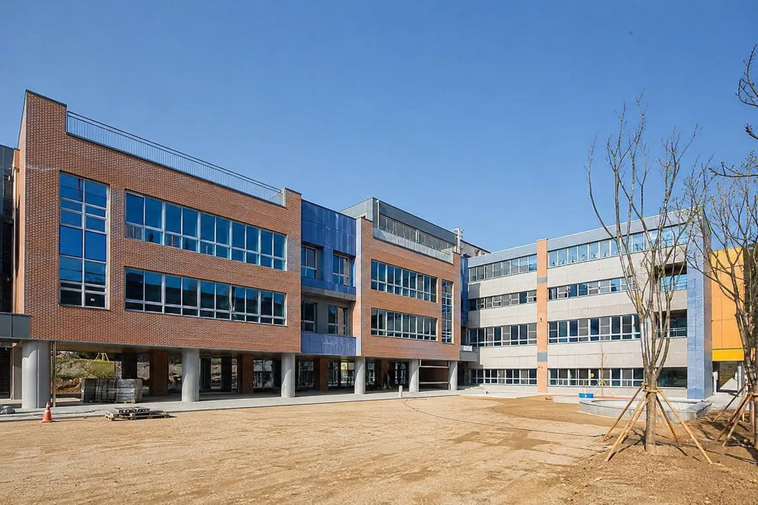 교실 청소 완료 후 정돈된 공간